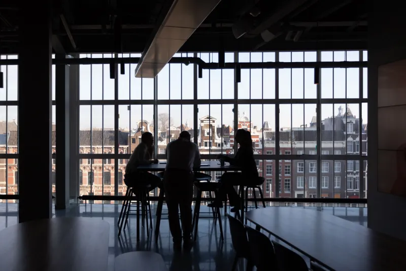 De stille saboteur van uw B2B-marketing: waarom resultaten later komen dan u denkt